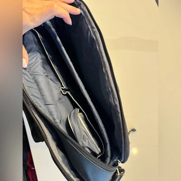 Tumi Narita Slim Black Briefcase - Picture 11 of 14